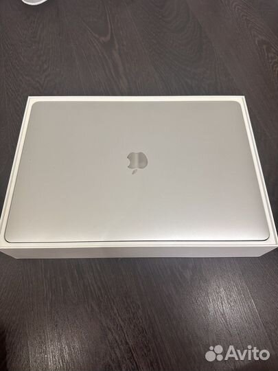 Apple MacBook Pro 15 2016 touch bar