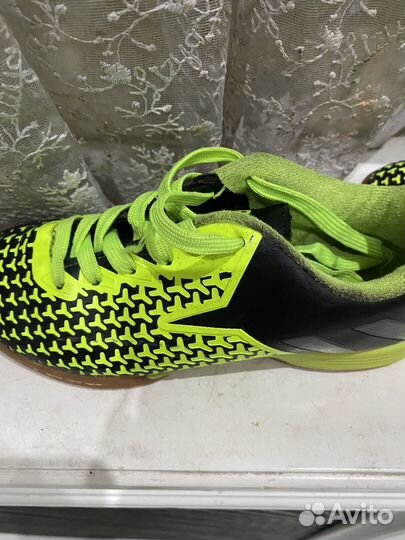 Футбольные бутсы для зала детские