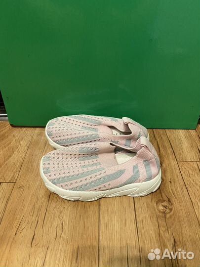 Кроссовки детские на девочку 26 размер