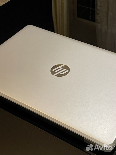 Ноутбук HP 15-bs516ur