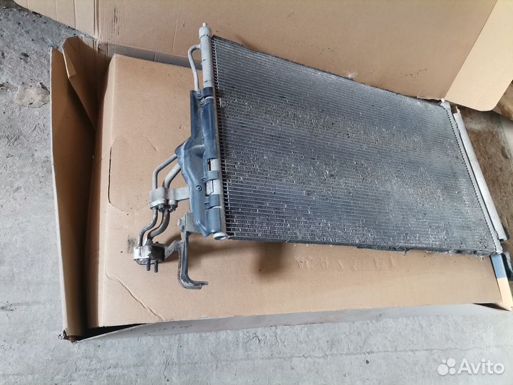 Радиатор кондиционера Хенай Гранд Старекс