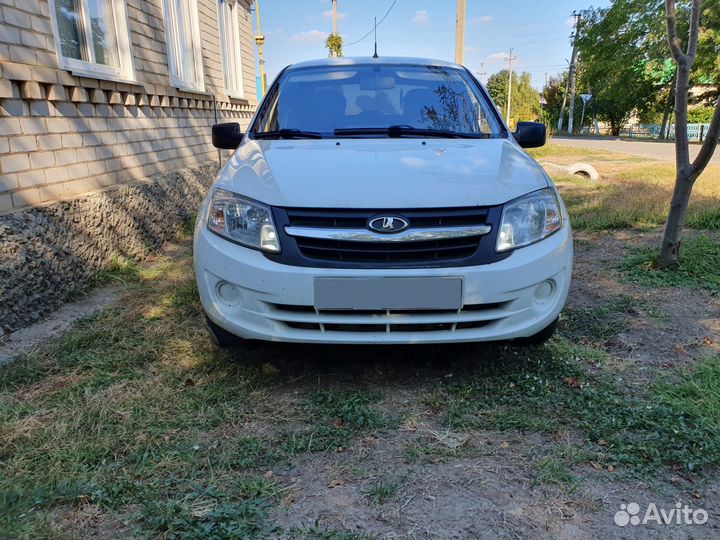 LADA Granta 1.6 МТ, 2014, битый, 200 000 км