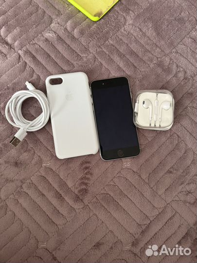 iPhone SE (2020), 64 ГБ