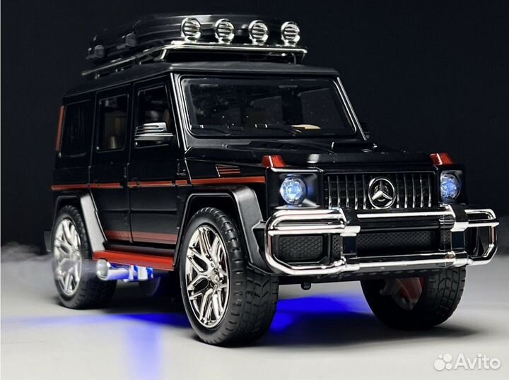 Машинка Мерседес Гелик с Дымом и Кофром на крыше