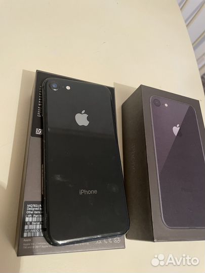iPhone 8, 64 ГБ