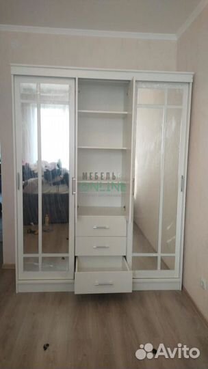 Шкаф купе с зеркалом