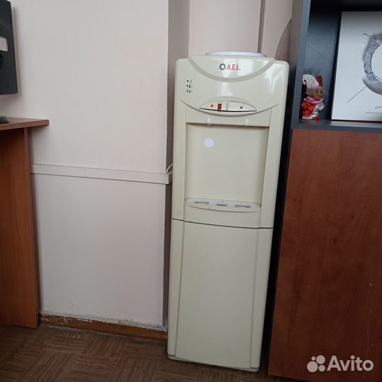 Продам кулер для воды