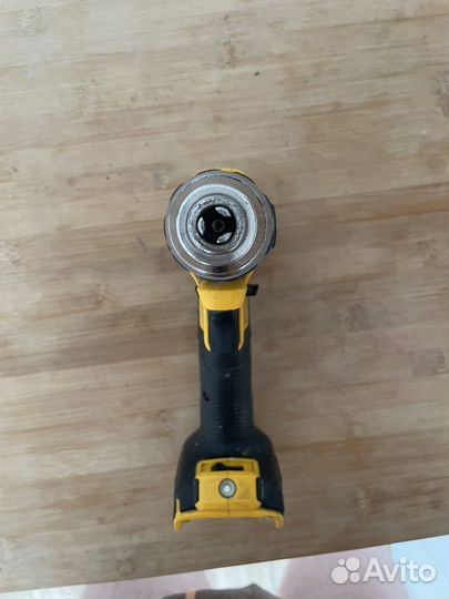 Шуруповерт dewalt 18v DCD 791