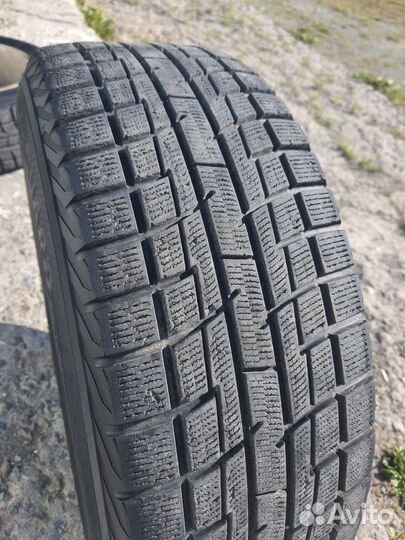 Yokohama Ice Guard IG30 215/60 R16