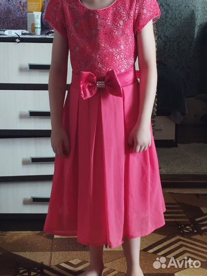 Продам детские платья для девочки рост 122-128