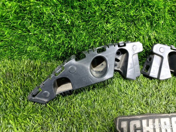 Крепление бампера переднее Chevrolet Orlando J309