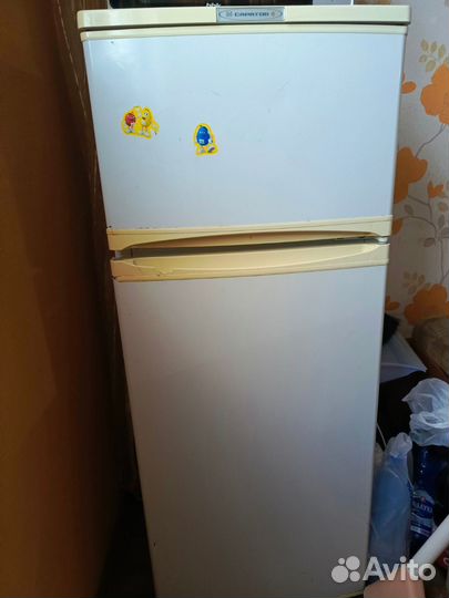 Холодильник бу небольшой