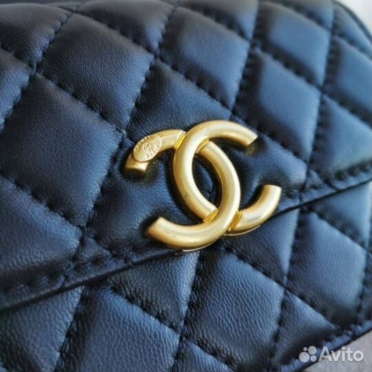 Сумка Chanel небольшая