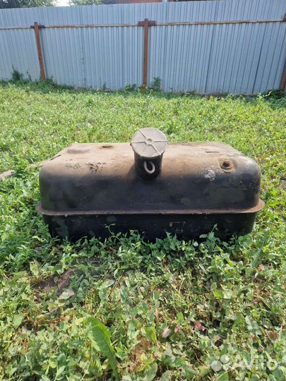 Бензобак для автомобиля 