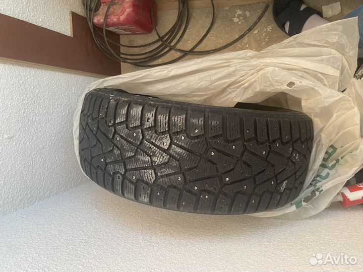 Pirelli Ice Zero 215/50 R17 98