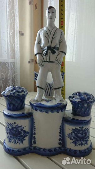 Гжель Дзюдоист бутылка Штоф