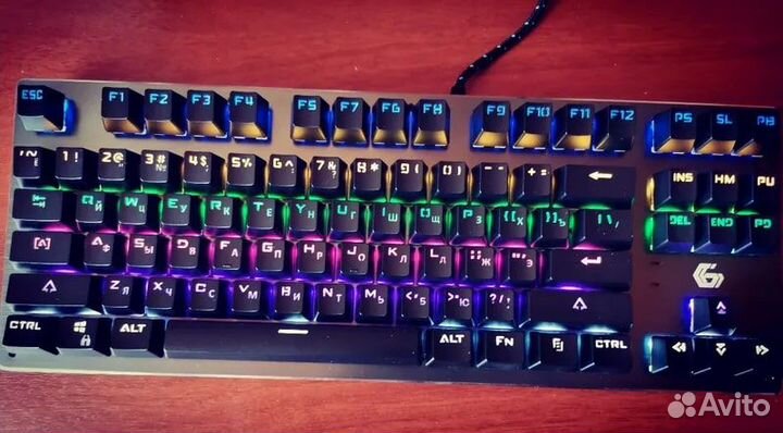 Игровая клавиатура с подсветкой