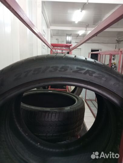 Pirelli P Zero 275/35 R21