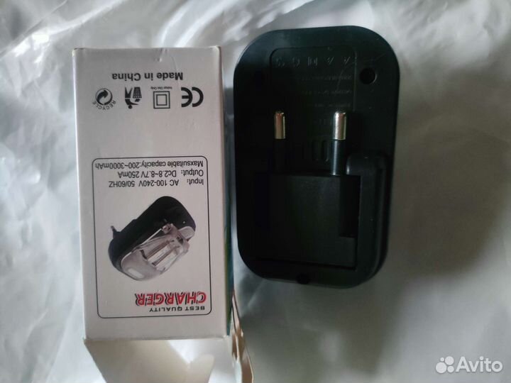 Зарядное устройство универсальное. Новое