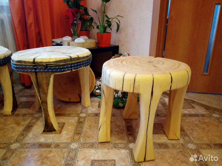 Табурет из массива кедра