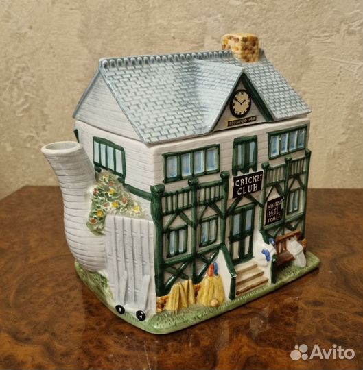 Коллекционный чайник Cricket Club от Annie Rowe