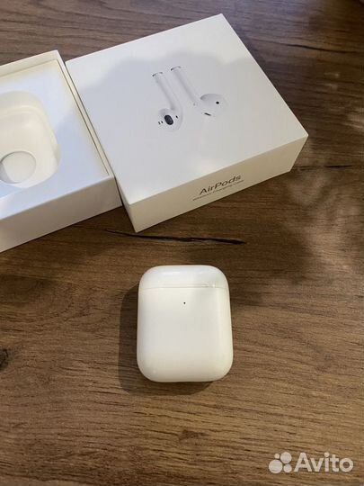 AirPods 2 Wireless Charging