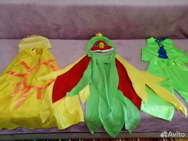 Карнавальные костюмы (попугай и др.)