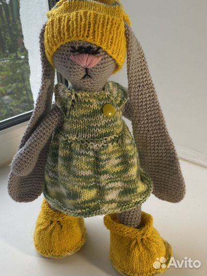 Вязаный заяц тильда