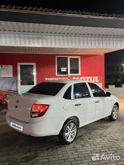 LADA Granta 1.6 МТ, 2015, 300 000 км