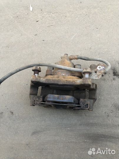 Суппорт передний правый VW Tiguan 1