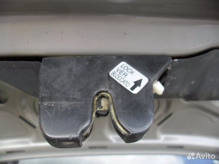 Замок крышки багажника Hyundai Sonata Y3 G4CP 1997