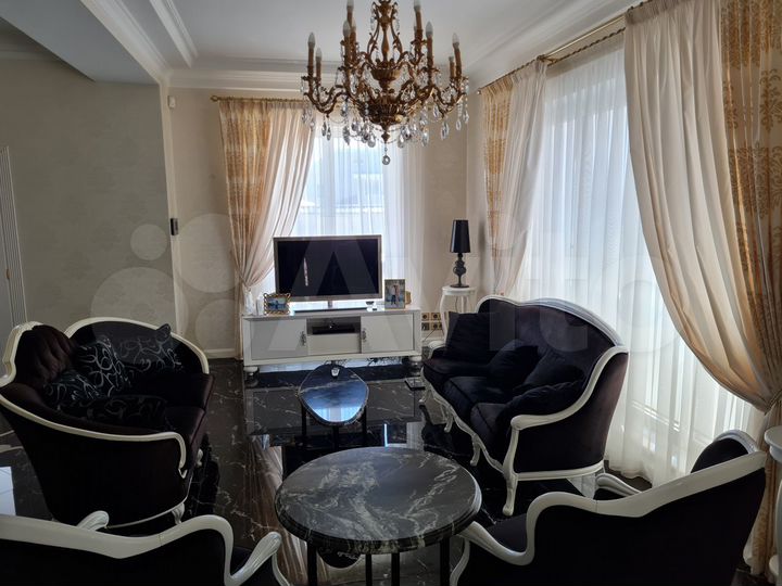 Дом 643 м² на участке 11,5 сот.