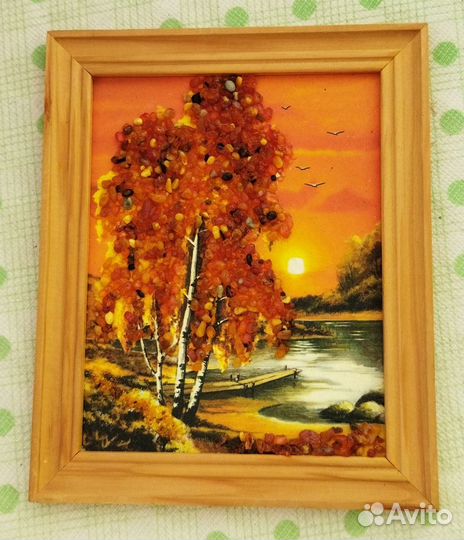 Картина с янтарём 14,5 х 17,5 см