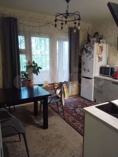 2-к. квартира, 55 м², 1/2 эт.