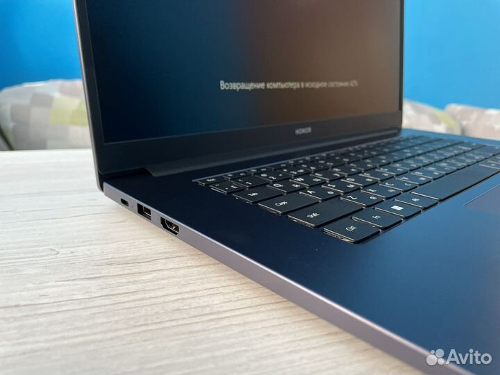 Honor MagicBook X 15 i3 4ядра/8Gb/SSD 256Gb