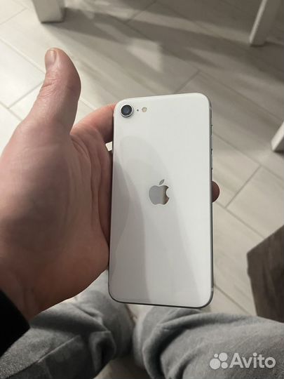 iPhone SE (2022), 64 ГБ