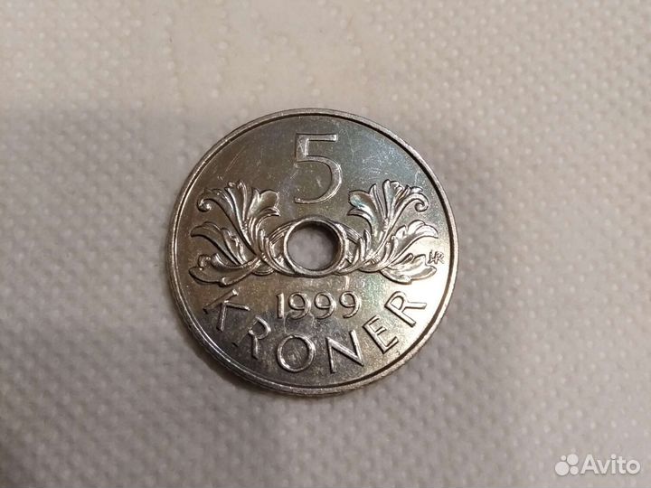 Монета 5 норвежских крон, 1999 г