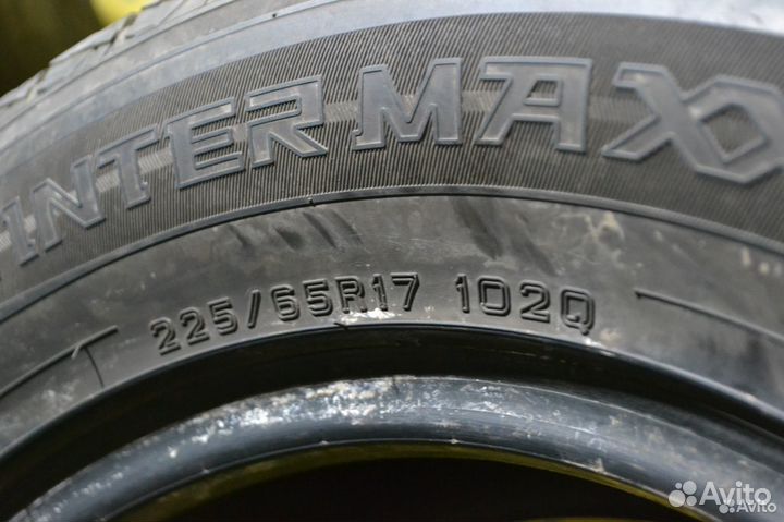 Dunlop Winter Maxx SJ8 225/65 R17