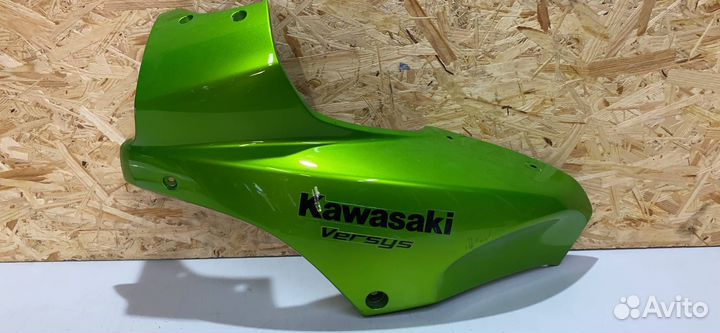 Боковина пластиковая лев. Kawasaki