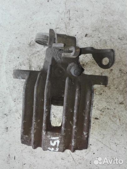 Суппорт задний правый Volkswagen Passat