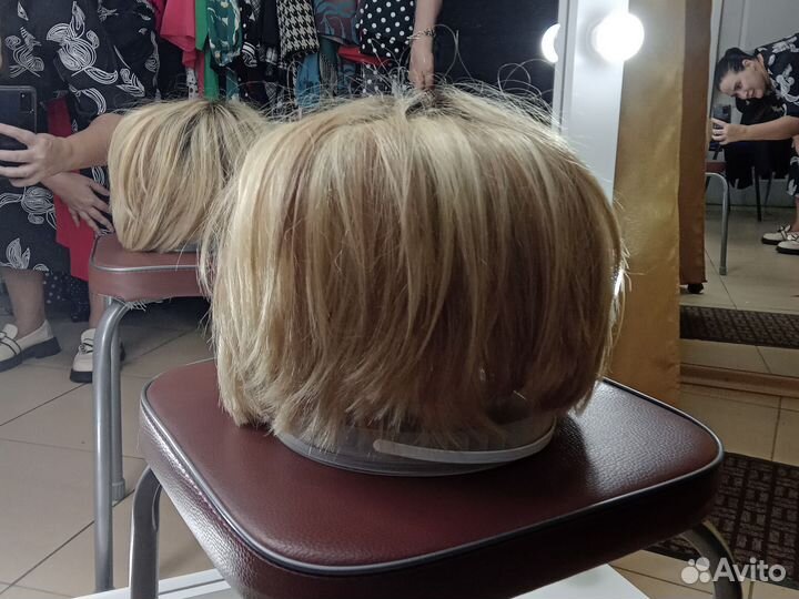 Парик средняя длина Блонд