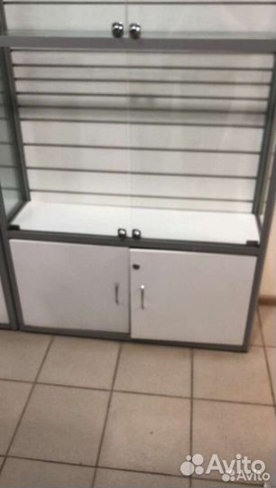 Стеклянная витрина бу