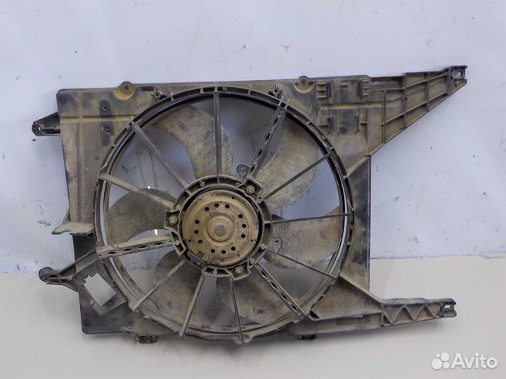 Диффузор радиатора renault megane 1