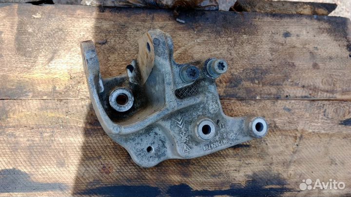 Лапа подушка двигателя citroen c5 ii iii 2.0 2016
