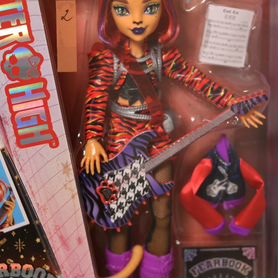 Monster high Fearbook Тора, Твайла, Спектра, Кетти