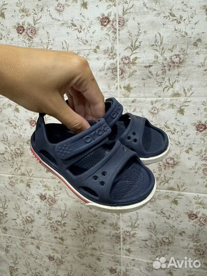 Сандалии crocs c6