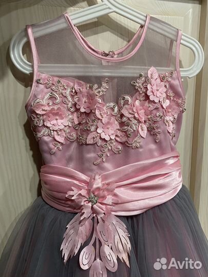 Платье праздничное