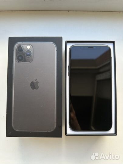 Телефон iPhone 11 про