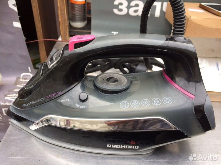 Утюг Redmond