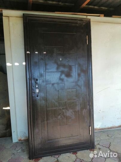 Дверь входная металлическая